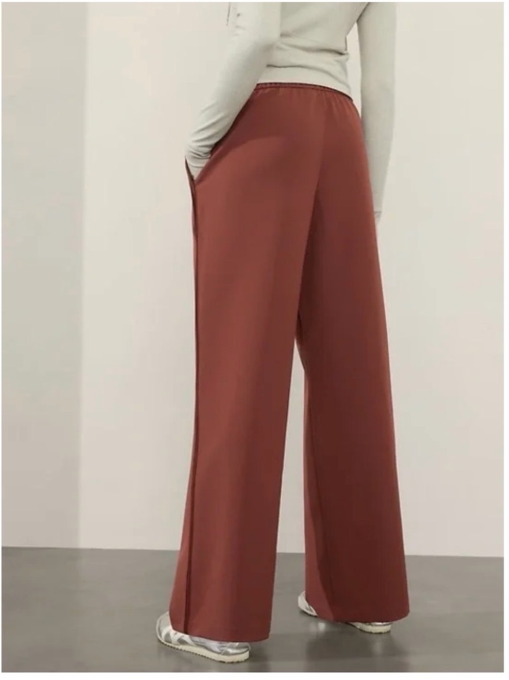 NWT Athleta Endeavor High Rise Relaxed Pants Cherrywood Size XS - Picture 2 of 10